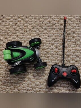 Remote Control Stunt Car - Green